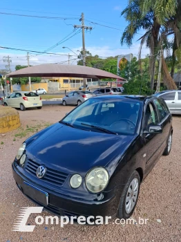 Volkswagen Polo 1.6 4 portas