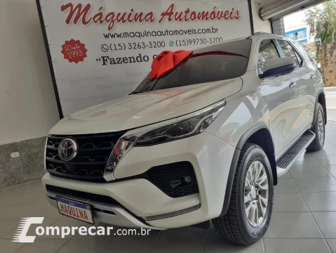 Toyota HILUX SW4 2.8 SRX 4X4 7 Lugares 16V Turbo Intercooler 4 portas