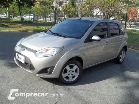 FIESTA 1.6 MPI Class Hatch 8V