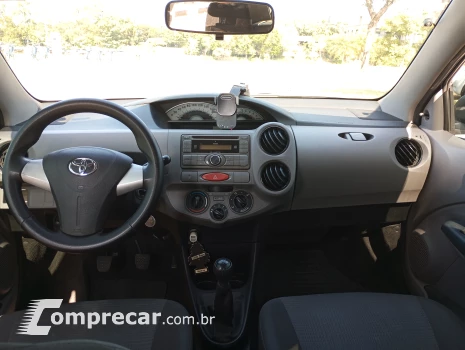 ETIOS 1.5 XS Sedan 16V