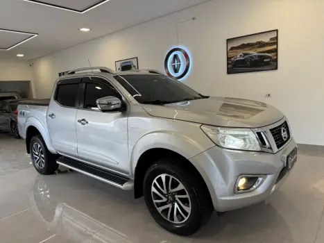 NISSAN Frontier 2.3 16V LE 4X4 CABINE DUPLA BI-TURBO DIESEL AUTOMÁT 4 portas