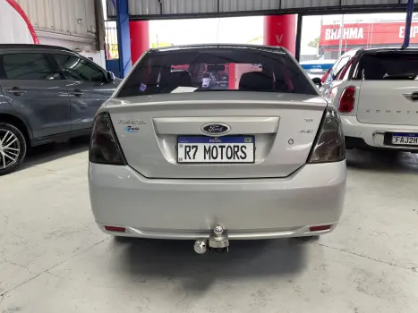 FIESTA 1.6 ROCAM SEDAN 8V FLEX 4P MANUAL