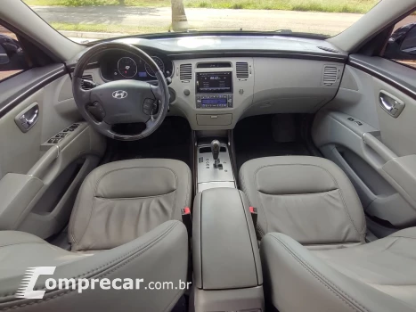 AZERA 3.3 MPFI GLS Sedan V6 24V