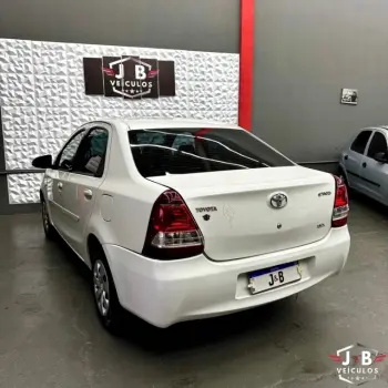 ETIOS 1.5 XLS Sedan 16V