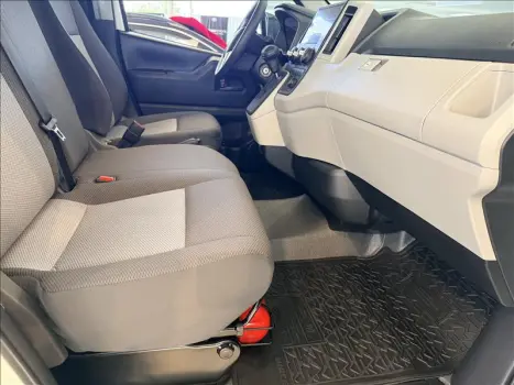 HIACE 2.8 D-4d Turbo Minibus 15+1 DX