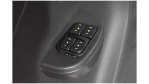 S10 - 2.4 LS 4X2 CD 8V 4P MANUAL