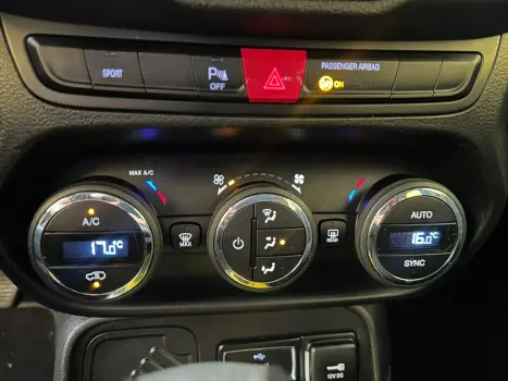 Renegade Longitude 1.8 4x2 Flex 16V Aut.