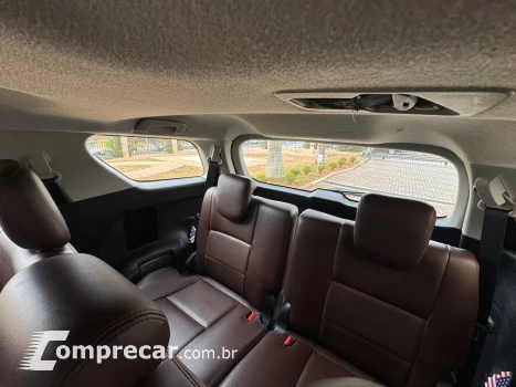 HILUX SW4 2.7 SR 4X2 7 Lugares 16V