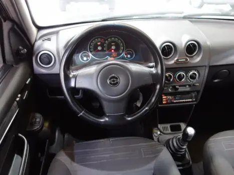 PRISMA - 1.4 MPFI MAXX 8V 4P MANUAL