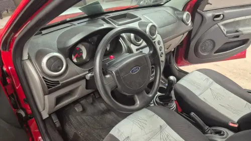 FIESTA 1.6 MPI Class Hatch 8V