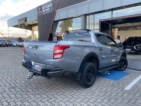 L200 TRITON 2.4 16V Turbo Sport Outdoor GLS CD 4X4