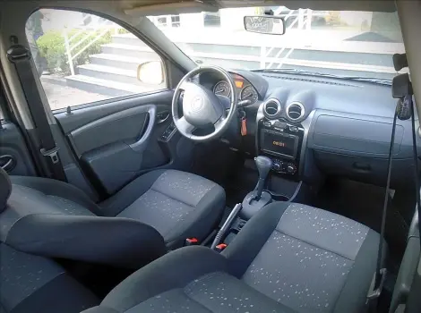 LOGAN 1.6 EXPRESSION 16V FLEX 4P AUTOMÁTICO