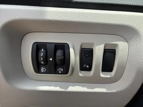 CAPTUR 2.0 16V HI-FLEX INTENSE AUTOMÁTICO