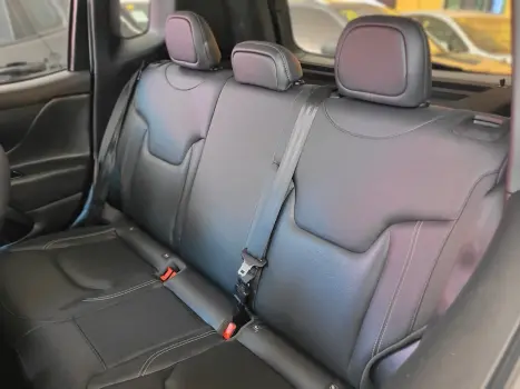 Renegade Longitude 1.8 4x2 Flex 16V Aut.