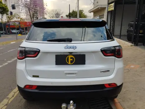 Compass 2.0 16V 4P LONGITUDE FLEX AUTOMÁTICO