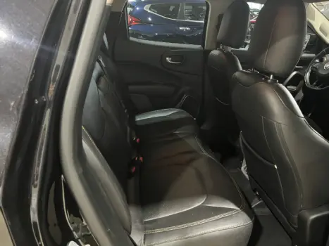 TORO 2.0 16V Turbo Volcano 4WD AT9