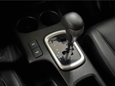 HILUX 2.8 D-4D TURBO DIESEL CD SRX PLUS 4X4 AUTOMÁTICO