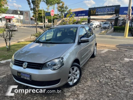 Volkswagen POLO 1.6 MI Sportline 8V 4 portas