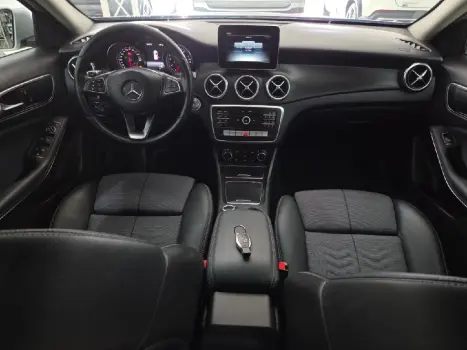 GLA 200 1.6 CGI STYLE 16V TURBO FLEX 4P AUTOMATICO