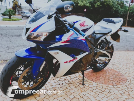 HONDA CBR 600 RR