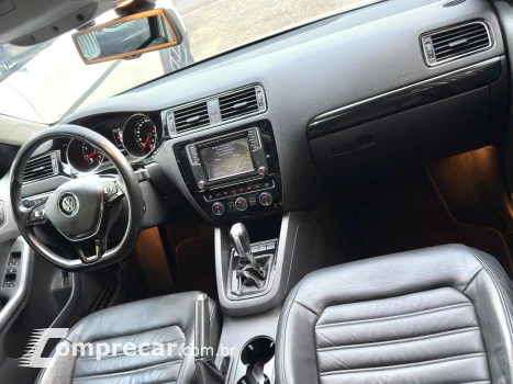 JETTA 2.0 TSI HIGHLINE 211CV GASOLINA 4P TIPTRONIC