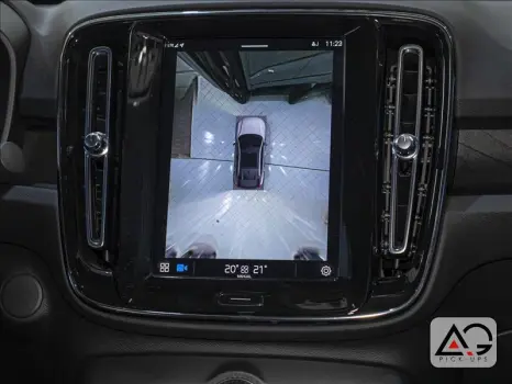 C40 P8 Recharge Pure Electric AWD