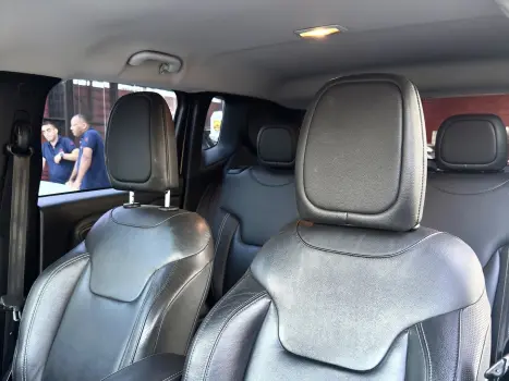 RENEGADE 1.8 16V FLEX LONGITUDE 4P AUTOMÁTICO