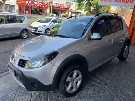 Renault SANDERO - 1.6 STEPWAY 16V 4P MANUAL 4 portas
