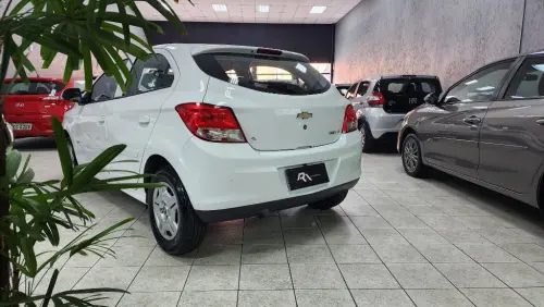 ONIX HATCH LT 1.0 8V FlexPower 5p Mec.