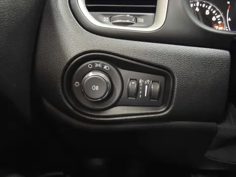 RENEGADE 1.8 16V FLEX 4P AUTOMÁTICO