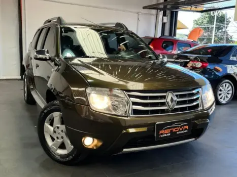 Renault DUSTER - 2.0 DYNAMIQUE 4X2 16V 4P AUTOMÁTICO 4 portas