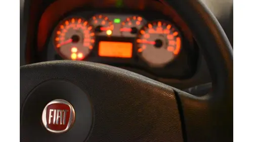 STRADA - 1.8 MPI ADVENTURE CD 8V 2P MANUAL