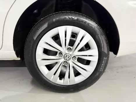 VOYAGE 1.0 12V MPI Totalflex