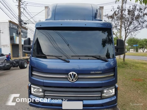 Volkswagen Delivery Express+ 3.0 Prime + Baú 5m