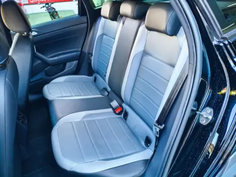 Nivus Highline 1.0 200 TSI Flex Aut.