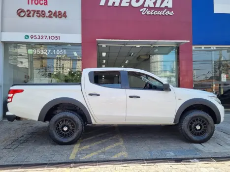 MITSUBISHI L200 TRITON 2.4 TURBO SPORT GL CD 4X4 2022