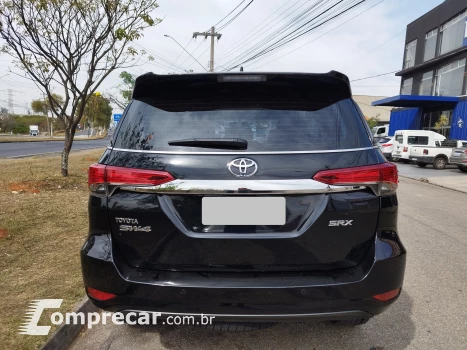 HILUX 2.8 SW4 4X4 8V