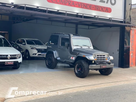 T-4 4x4 3.0 TB Int. Cap. Rígida Diesel