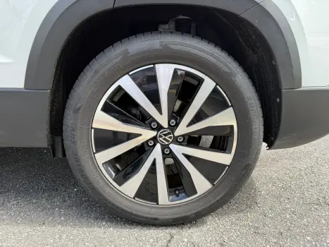 TAOS 1.4 250 TSI Highline