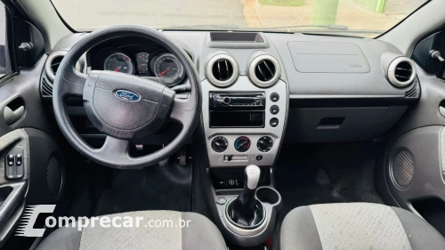 FIESTA 1.6 MPI Class Hatch 8V