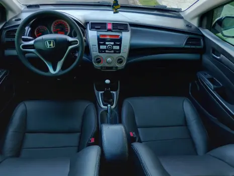 CITY 1.5 LX Sedan 16V