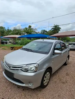 Toyota etios xs 1.5 4 portas