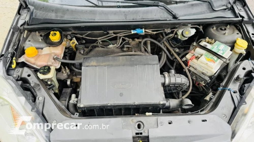 FIESTA 1.6 MPI Class Hatch 8V