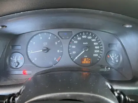 ASTRA 1.8 MPFI Millenium II Sedan 8V