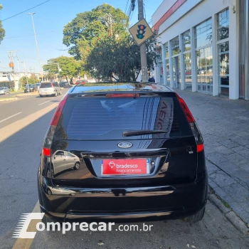 FIESTA 1.6 MPI Class Hatch 8V