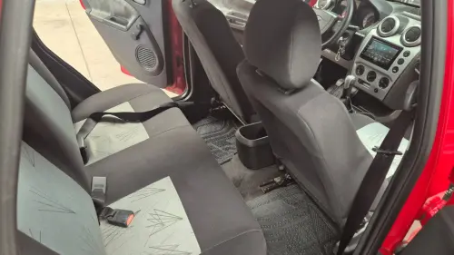 FIESTA 1.6 MPI Class Hatch 8V