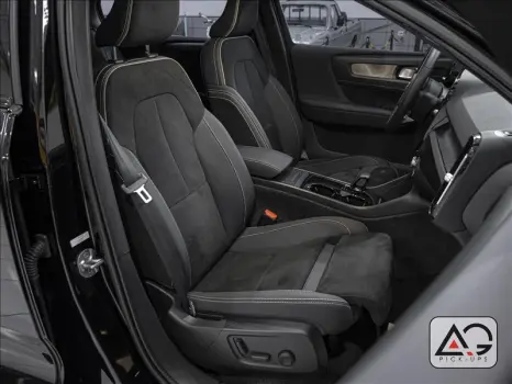 C40 P8 Recharge Pure Electric AWD