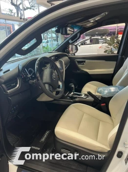 HILUX SW4 2.8 D-4d Turbo Diamond 7L 4X4