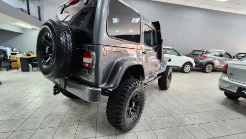 T-4 4x4 3.0 TB Int. Cap. Rígida Diesel