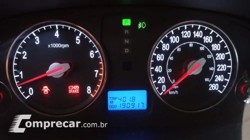 AZERA 3.3 MPFI GLS Sedan V6 24V